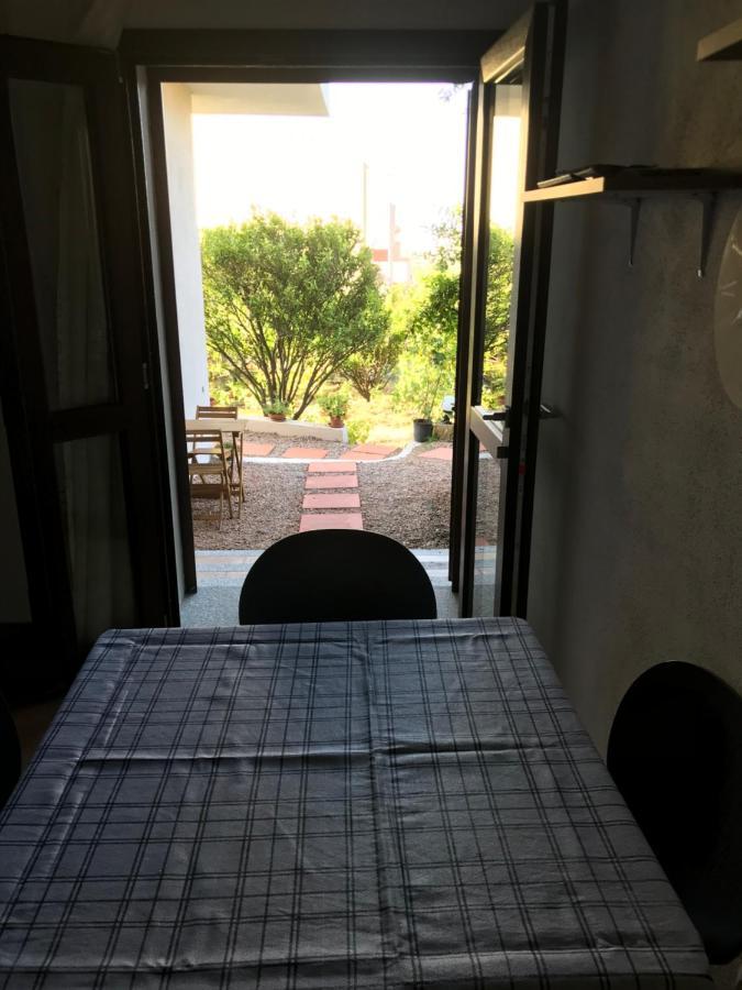 Appartamento Blue House Badesi Esterno foto